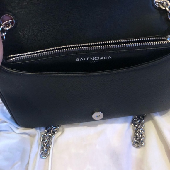 Balenciaga 
Everyday Large Chain Wallet - Picture 6 of 8